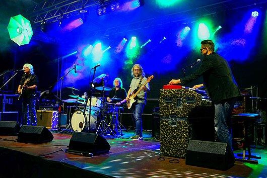 K800_v_lenz_band